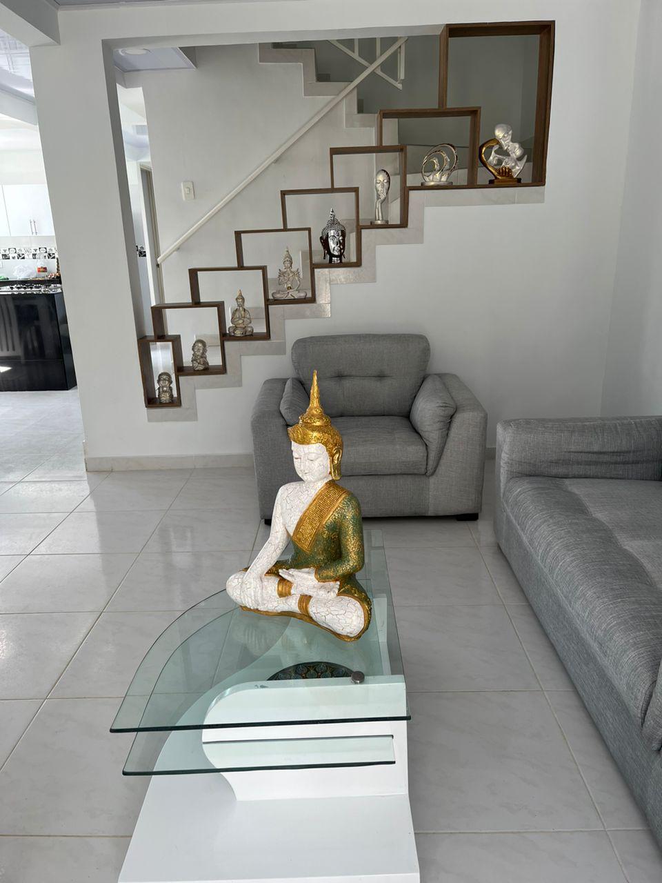 Vive la experiencia campestre con todas las comodidades modernas Descubre esta espectacular Casa Finca de 468 m², ubicada en el exclusivo Condominio Villas de Calima,