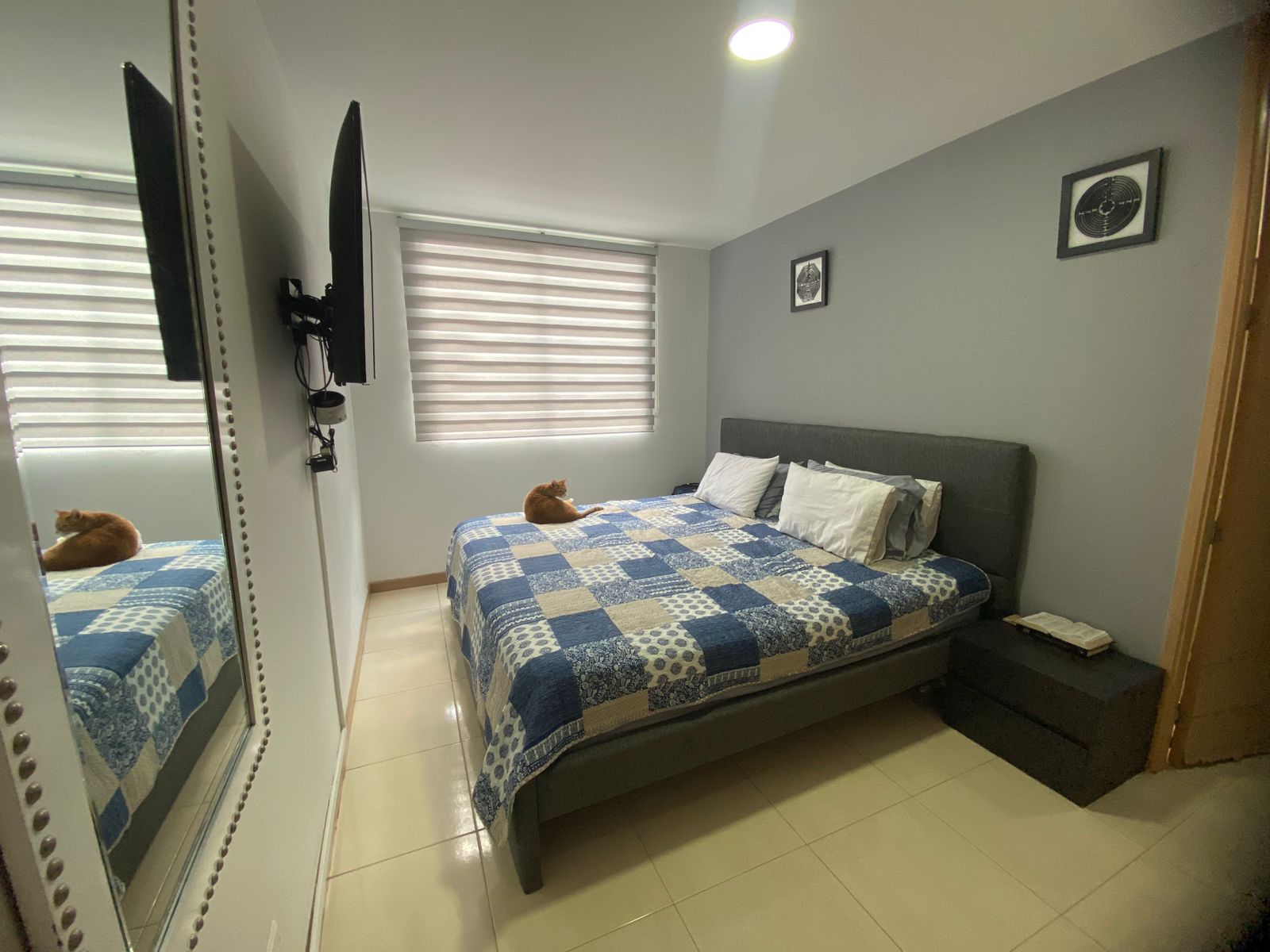 Por qué este apartamento no es para cualquiera... pero sí puede ser para ti: 🌿 Muchos dicen que quieren tranquilidad… pocos se atreven a vivirla. 🏞 Ideal para quienes buscan respirar aire puro y disfrutar de la naturaleza sin salir de Cali. 💡 Diseñado para quienes valoran la luz, el silencio y los espacios que inspiran calma. 🔑 Perfecto para quienes prefieren invertir en calidad de vida y valorización, no solo en metros cuadrados.