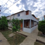 “¿Cansado de pagar alquiler sin acumular nada? Esta casa en Terranova te da espacio para vivir y potencial para ganar. Dos pisos independientes, ideal para que vivas tranquilo mientras otro piso paga parte de tu hipoteca. Ubicación estratégica, zona de alta valorización, y la libertad de empezar a ahorrar hoy. Contáctanos y asegura lo que muchos solo sueñan.”