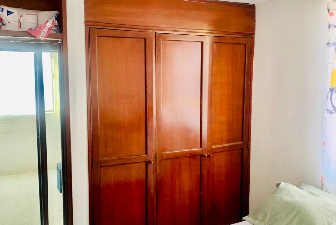 En el corazón del norte de Cali, a pasos del Comfandi de la Primera y cerca al SENA de Salomia, te espera este apartamento familiar en el Conjunto Torres de Comfandi. Ubicado en un sector consolidado, tranquilo y con alta proyección, perfecto para quienes buscan comodidad, economía y conectividad.