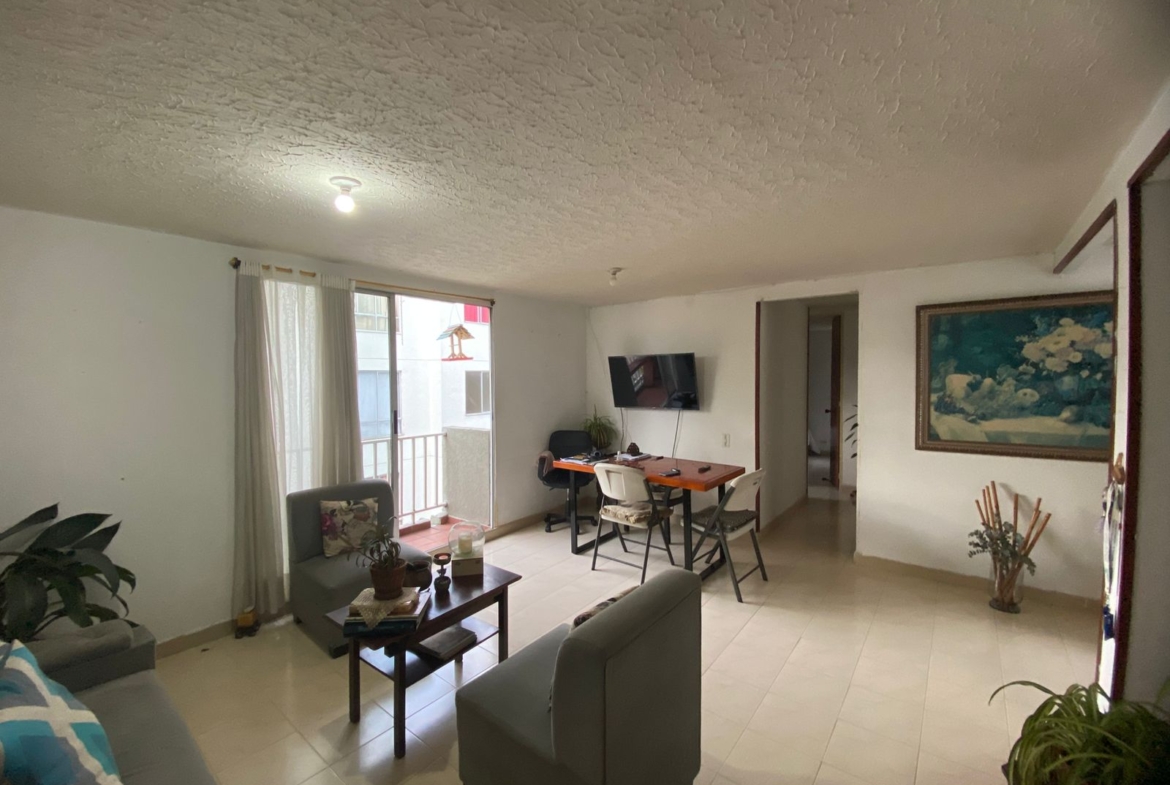 ¿Buscas un hogar listo para habitar, sin pagar sobreprecio por remodelaciones ajenas a tu gusto? 🟢 Entonces este apartamento en Parque del Lili I es para ti. No es el típico “apartamento de revista”… es el que tiene el potencial real para que lo hagas tuyo, a tu manera, con tu estilo y sin gastar de más. Ubicado en una de las zonas más demandadas y con mejor proyección del sur de Cali: Valle del Lili.