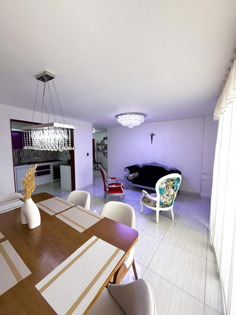 💚 ¿Por qué este apartamento sí vale la pena? 🟩 Son 91 m² reales — amplitud que casi no se encuentra en nuevas construcciones. 🟩 Sector familiar, seguro y con gran valorización. 🟩 Un 4.º piso ventilado, iluminado y silencioso. 🟩 Precio competitivo y negociable. 🟥 No necesita remodelaciones costosas para habitarlo. 🟩 Ideal para familias y para inversión de renta estable.